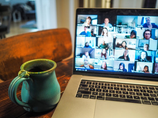 How to Eat Mindfully When Working from Home